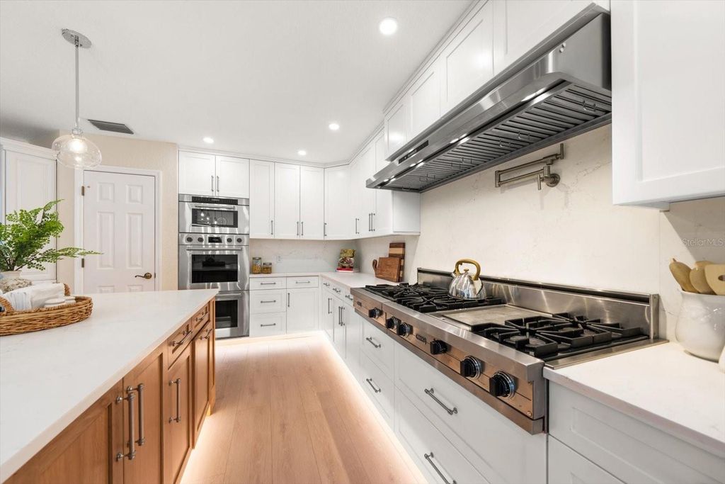 Image 29 of property listing at 1543 STURBRIDGE COURT, Dunedin, FL 34698