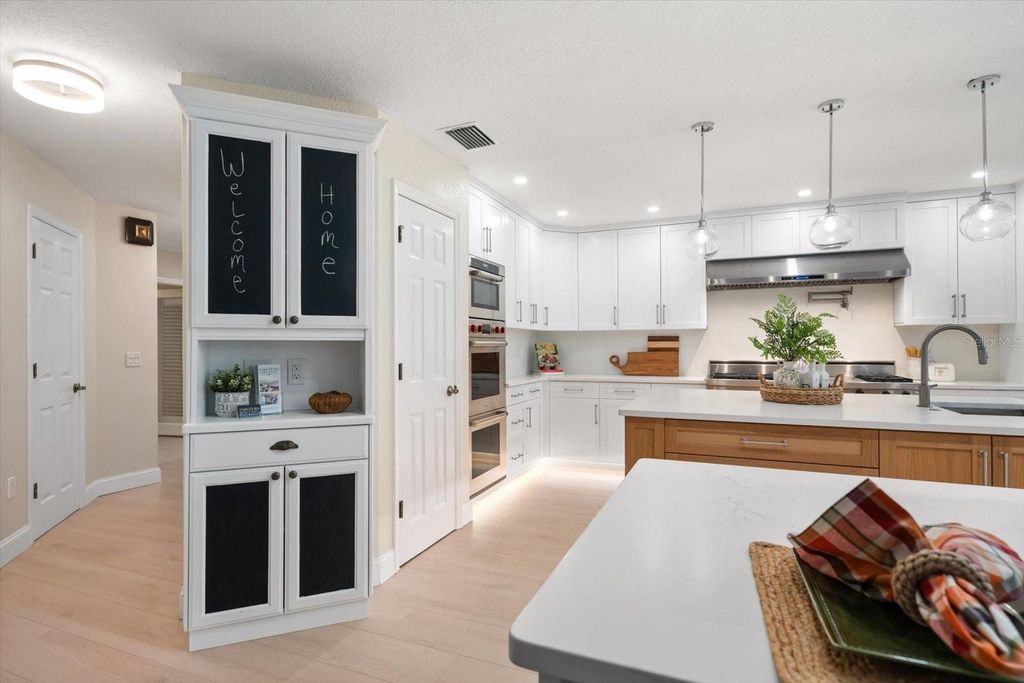 Image 31 of property listing at 1543 STURBRIDGE COURT, Dunedin, FL 34698