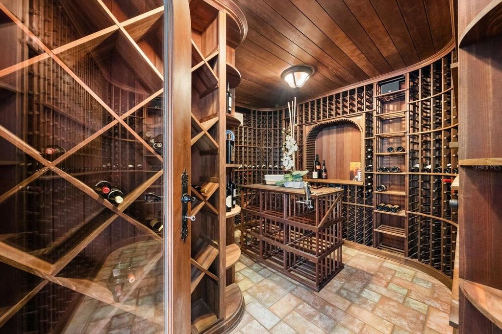 Image 41 of property listing at 1543 STURBRIDGE COURT, Dunedin, FL 34698