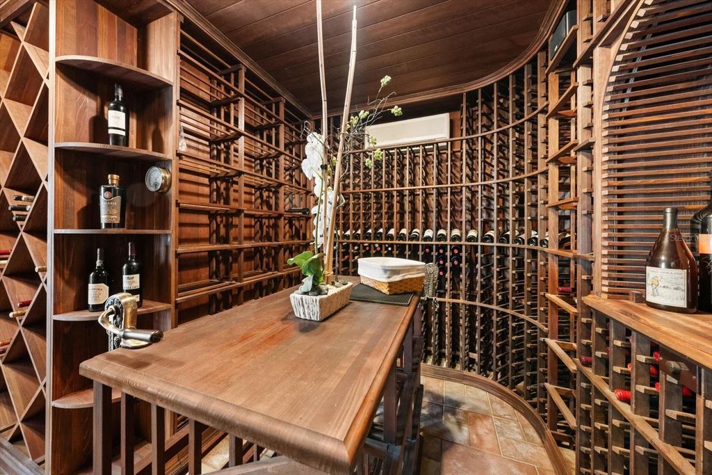 Image 43 of property listing at 1543 STURBRIDGE COURT, Dunedin, FL 34698