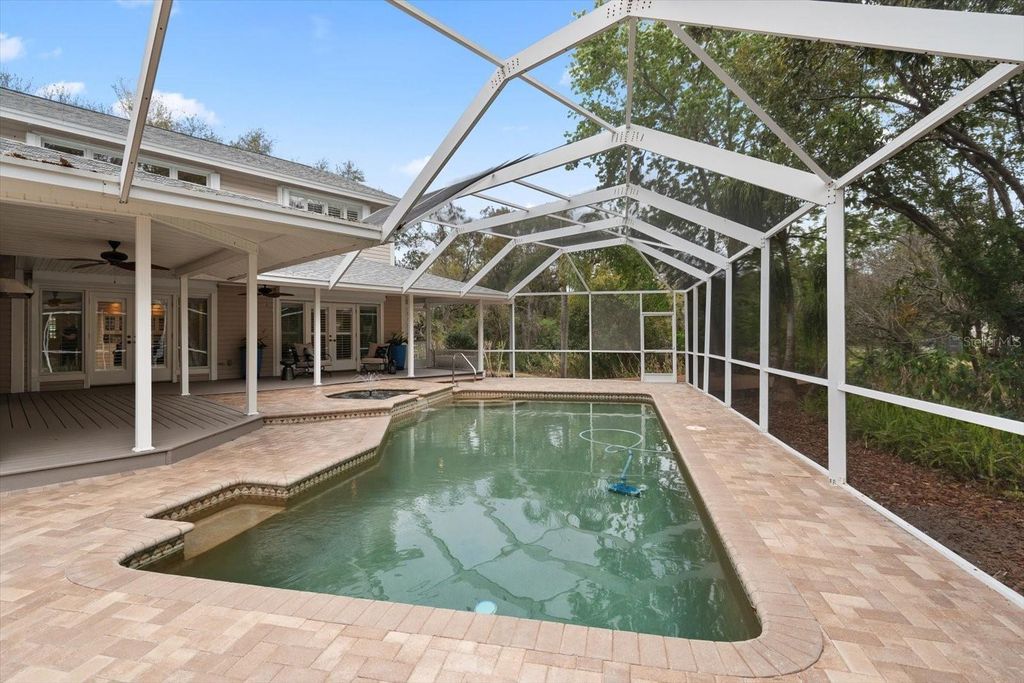 Image 76 of property listing at 1543 STURBRIDGE COURT, Dunedin, FL 34698