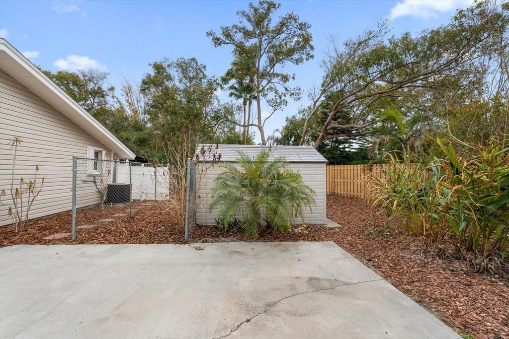 Image 88 of property listing at 1543 STURBRIDGE COURT, Dunedin, FL 34698