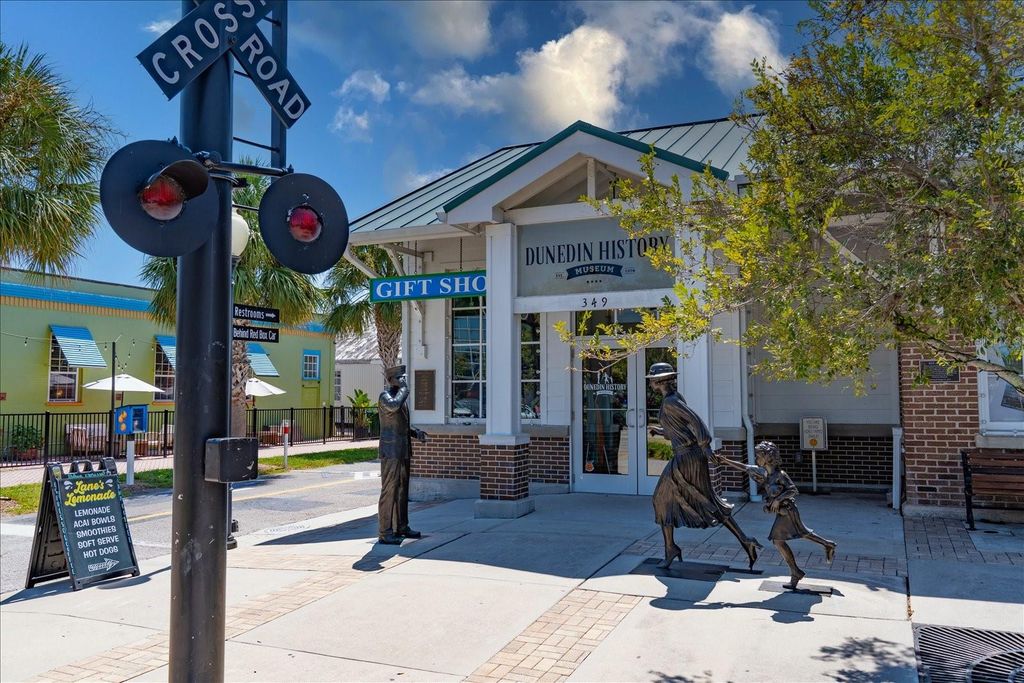 Image 95 of property listing at 1543 STURBRIDGE COURT, Dunedin, FL 34698