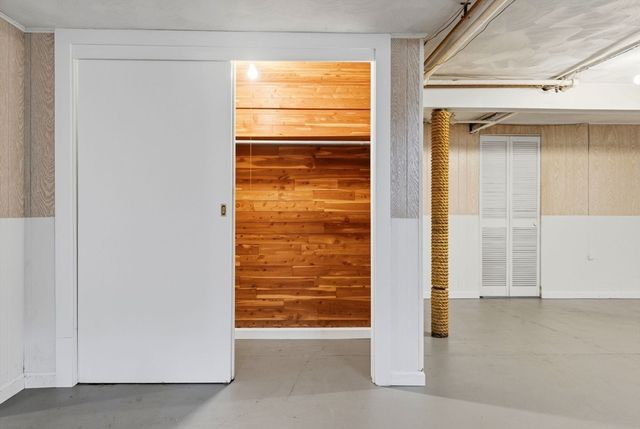 14 Schofield Dr, Newton, MA 02460