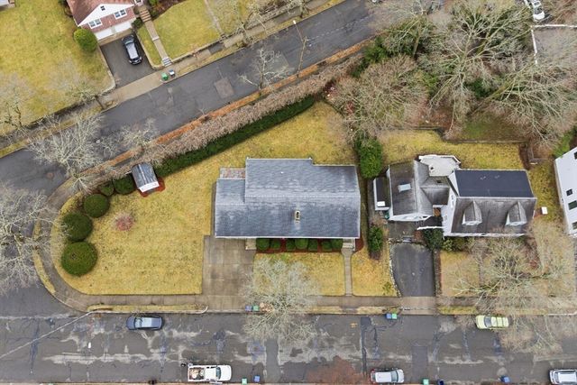 14 Schofield Dr, Newton, MA 02460