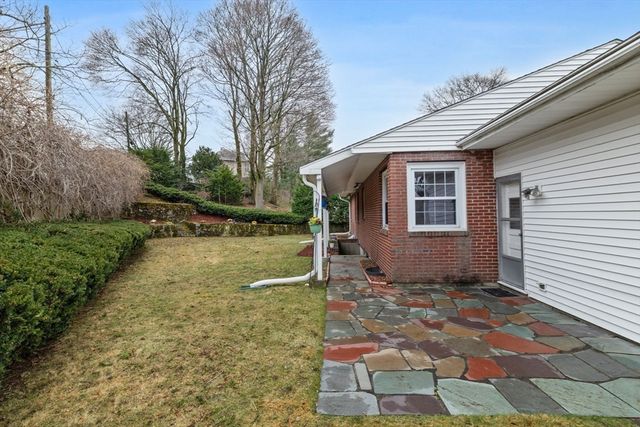 14 Schofield Dr, Newton, MA 02460