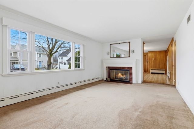 14 Schofield Dr, Newton, MA 02460