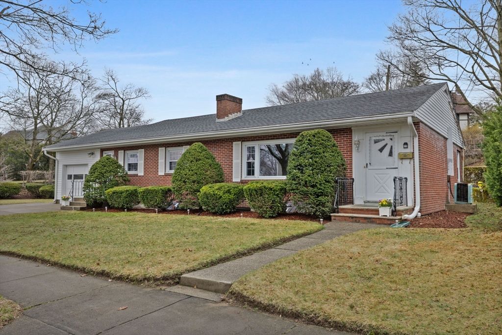 14 Schofield Dr, Newton, MA 02460