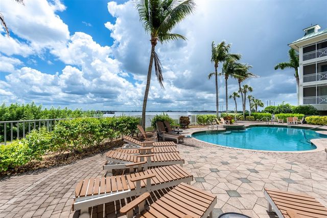 5116 MELBOURNE STREET B303, Punta Gorda, FL 33980