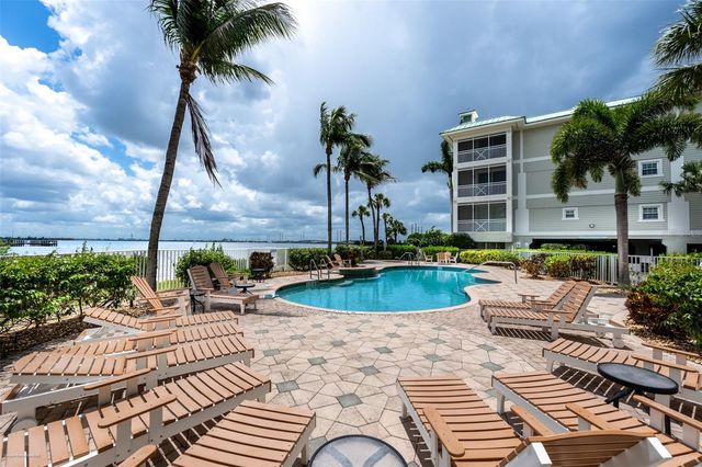 5116 MELBOURNE STREET B303, Punta Gorda, FL 33980