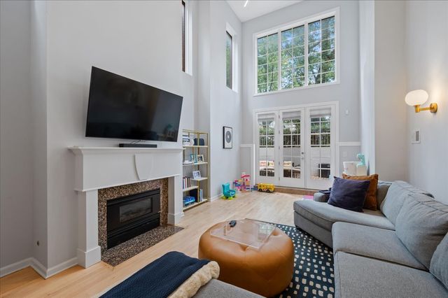 2140 W Haddon Avenue 1E, Chicago, IL 60622