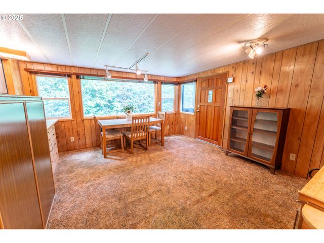 1600 RHODODENDRON Dr 207, Florence, OR 97439