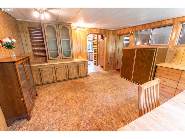 1600 RHODODENDRON Dr 207, Florence, OR 97439