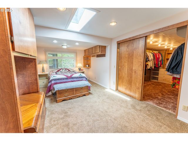 1600 RHODODENDRON Dr 207, Florence, OR 97439