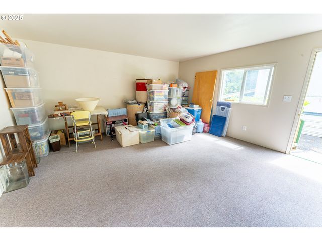 1600 RHODODENDRON Dr 207, Florence, OR 97439
