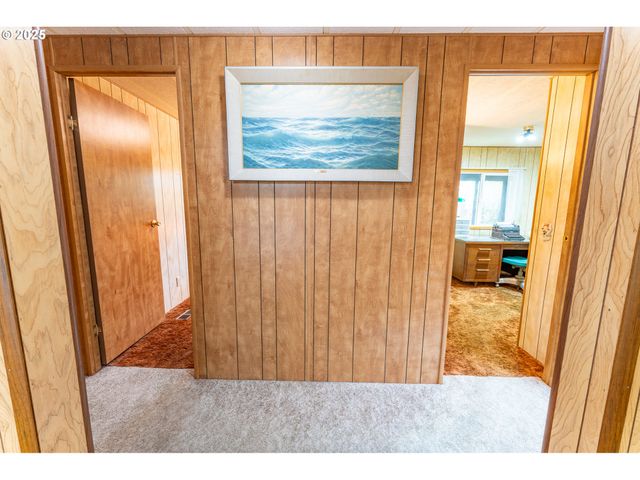 1600 RHODODENDRON Dr 207, Florence, OR 97439