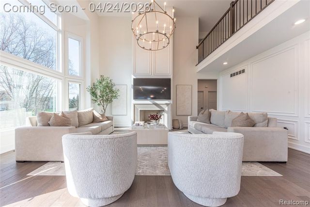 45711 Bristol Circle, Novi, MI 48377