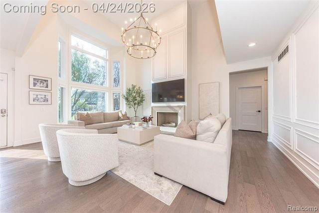45711 Bristol Circle, Novi, MI 48377