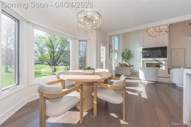 45711 Bristol Circle, Novi, MI 48377