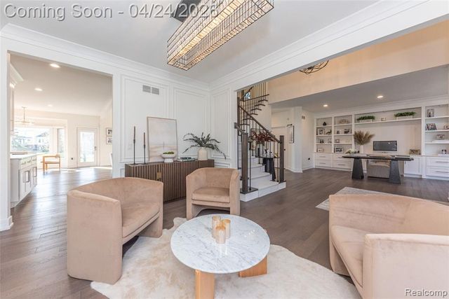 45711 Bristol Circle, Novi, MI 48377