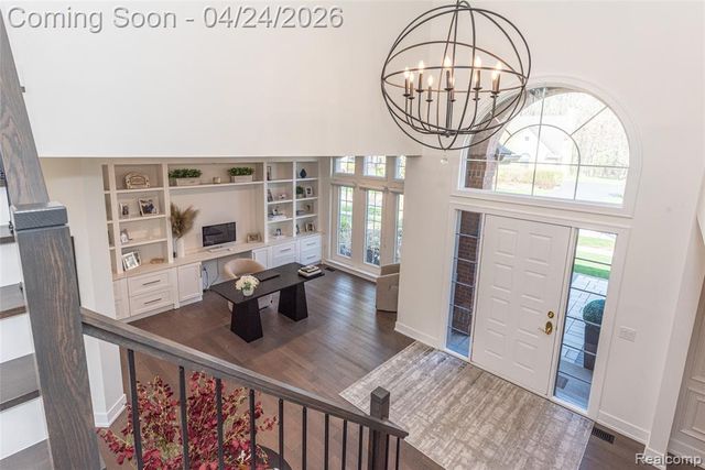 45711 Bristol Circle, Novi, MI 48377