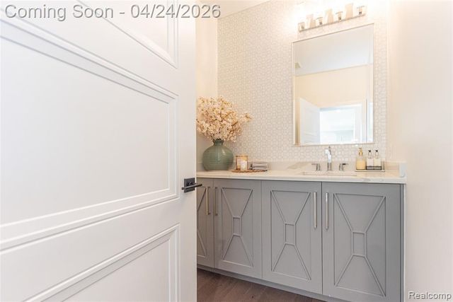 45711 Bristol Circle, Novi, MI 48377