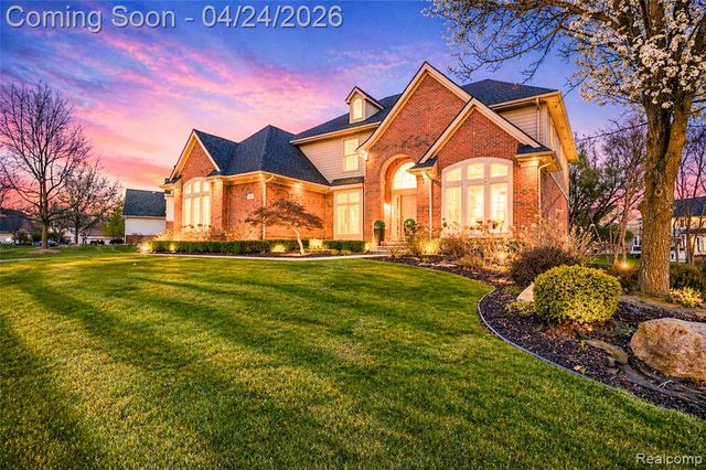 45711 Bristol Circle, Novi, MI 48377