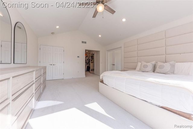 45711 Bristol Circle, Novi, MI 48377