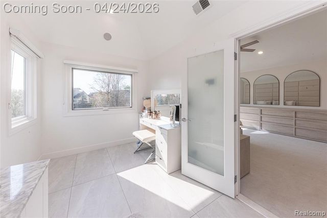 45711 Bristol Circle, Novi, MI 48377