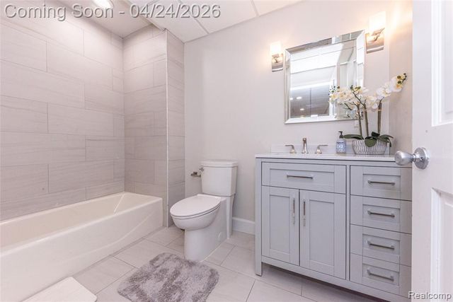 45711 Bristol Circle, Novi, MI 48377