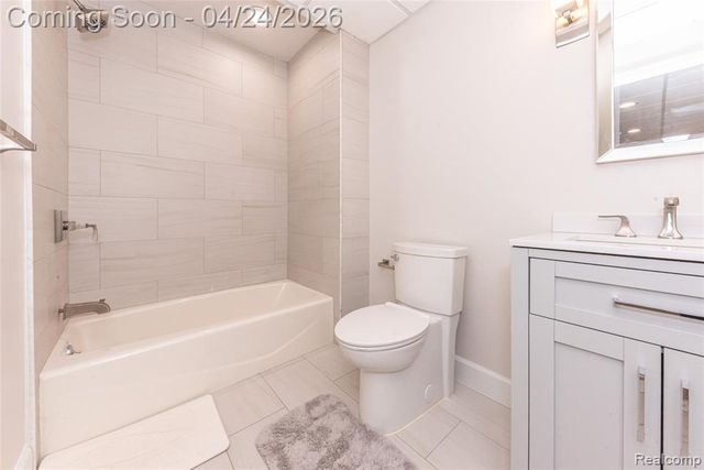 45711 Bristol Circle, Novi, MI 48377