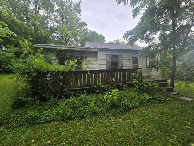 715 W County Line Road, Springdale, AR 72764
