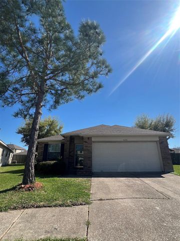 5206 Sage Circle, Baytown, TX 77521