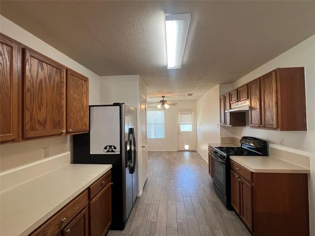 5206 Sage Circle, Baytown, TX 77521