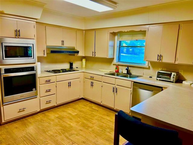 9306 N Garden Drive, Beaumont, TX 77705