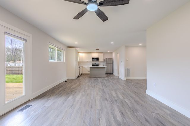 439 Fairlawn Cir, Maryville, TN 37801