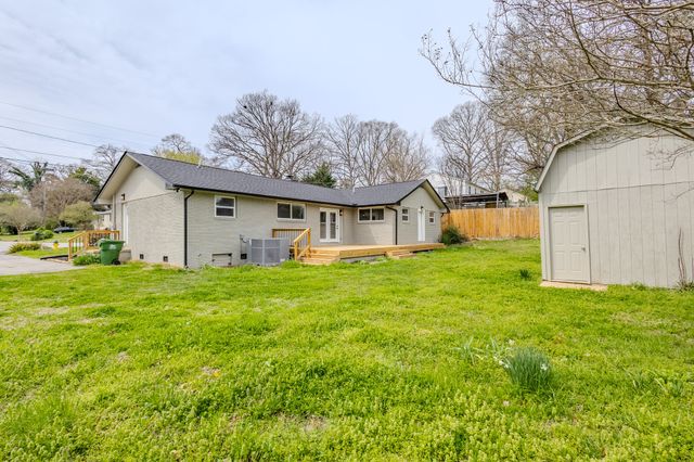 439 Fairlawn Cir, Maryville, TN 37801