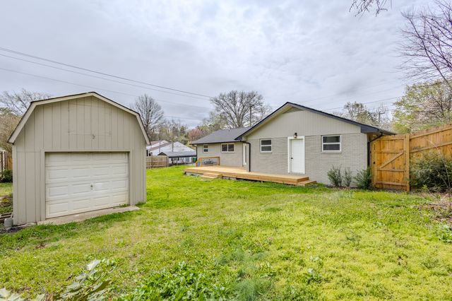 439 Fairlawn Cir, Maryville, TN 37801