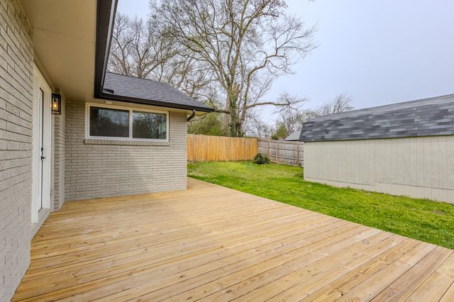 439 Fairlawn Cir, Maryville, TN 37801