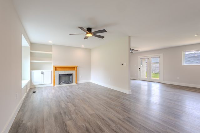 439 Fairlawn Cir, Maryville, TN 37801