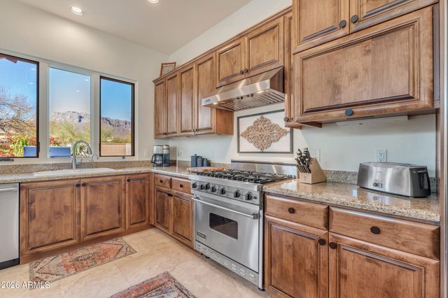 8286 E CLUB VILLAGE Drive, Gold Canyon, AZ 85118