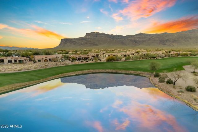 8286 E CLUB VILLAGE Drive, Gold Canyon, AZ 85118