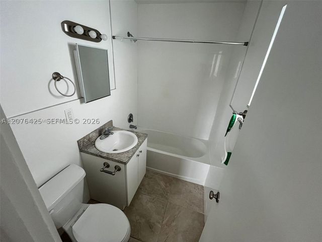 1085 SW 37th Ave 12, Miami, FL 33135