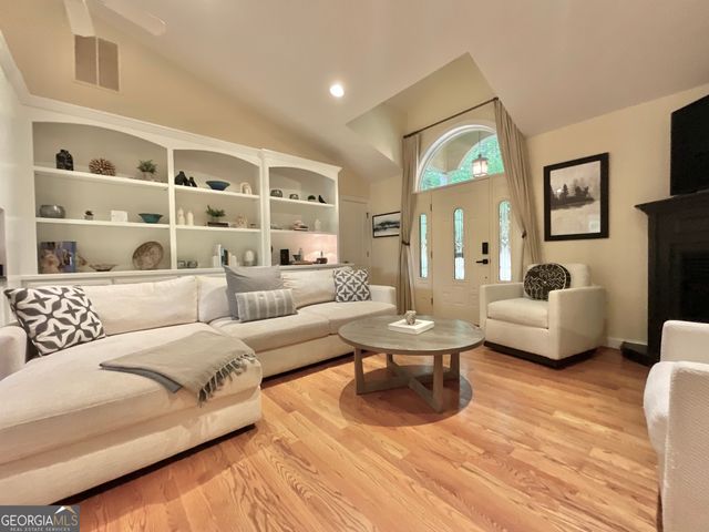 700 Prime Hill Drive, Clayton, GA 30525