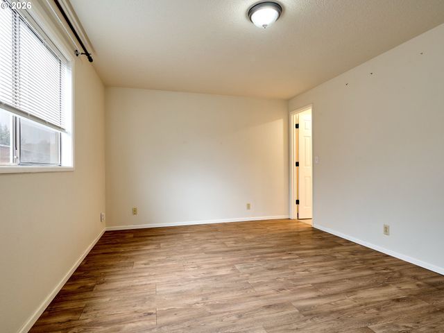 610 E HEINTZ St, Molalla, OR 97038