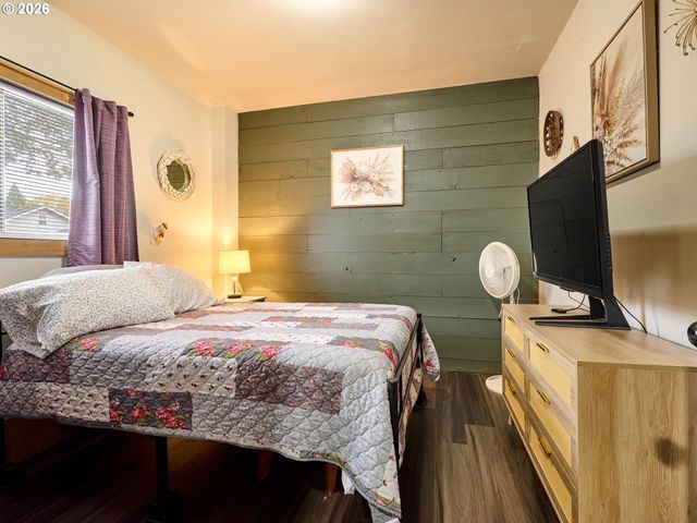 610 E HEINTZ St, Molalla, OR 97038