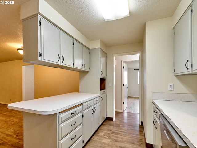 610 E HEINTZ St, Molalla, OR 97038