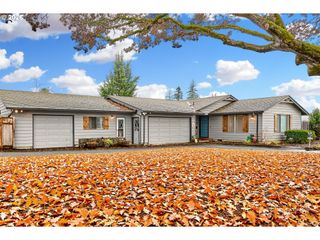610 E HEINTZ St, Molalla, OR 97038