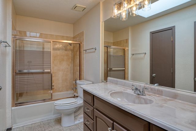 9 Pheasant Hill Drive NE, Albuquerque, NM 87111