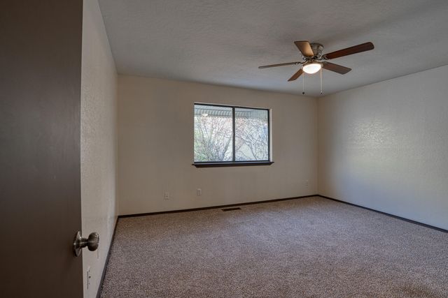 9 Pheasant Hill Drive NE, Albuquerque, NM 87111